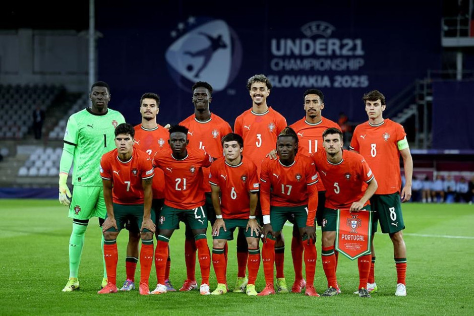 荷兰队主场完胜葡萄牙,成功晋级下一轮 荷兰队主场完胜葡萄牙,成功晋级下一轮