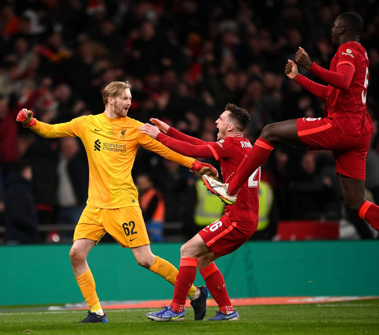 巴萨再度战胜皇马，梅西成为焦点