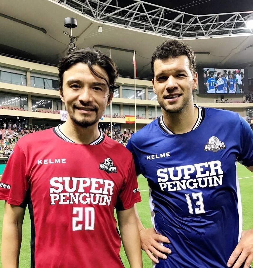 包含足球界重要事件连连发酵，最新消息详细解读的词条