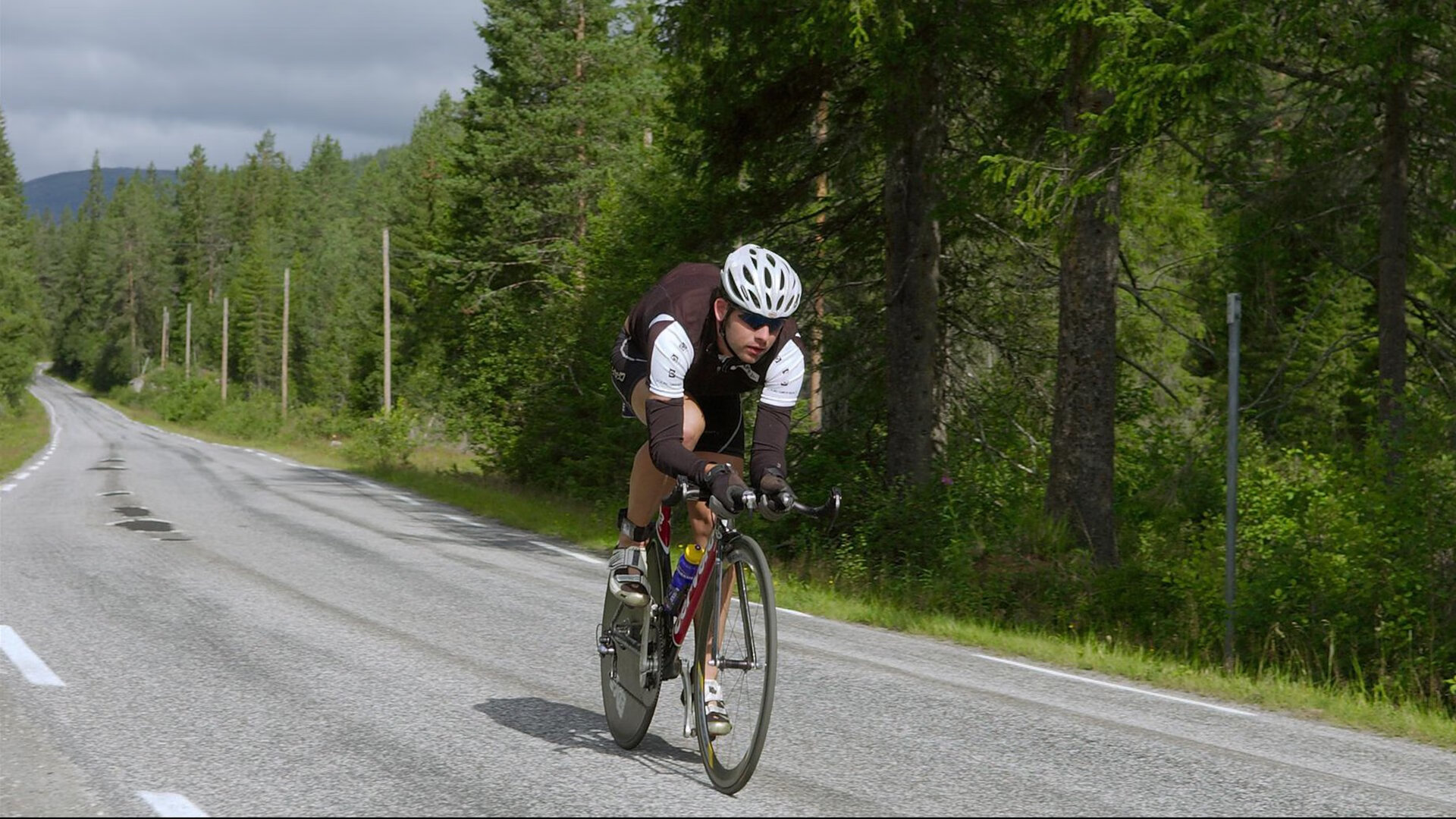 戈贝尔攻防转换核心，爵士爆冷新疆队背后的战术革命